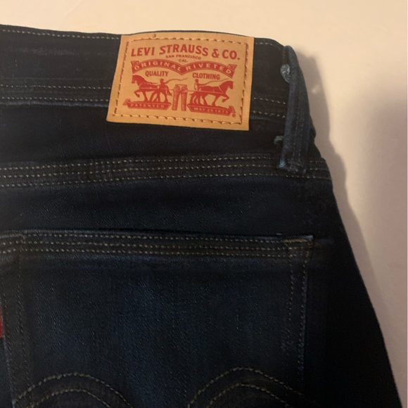 Curvy boot cut jeans in excellent condition Levi Strauss - Picture 5 of 5